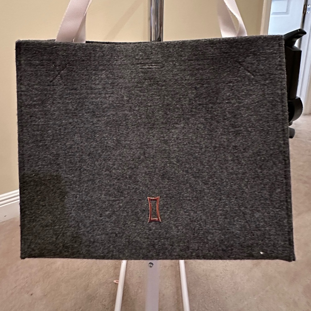 Kit and Ace Charcoal Messenger Tote
